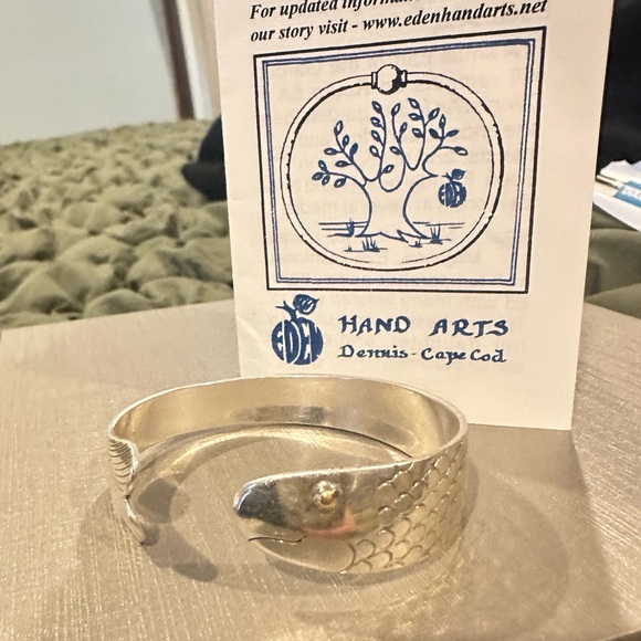 EDEN Herring Fish bangle - Picture 1 of 7